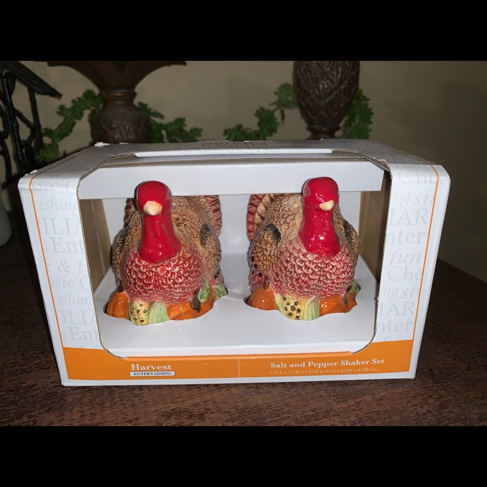 Sandra Lee Turkey salt/pepper shakers